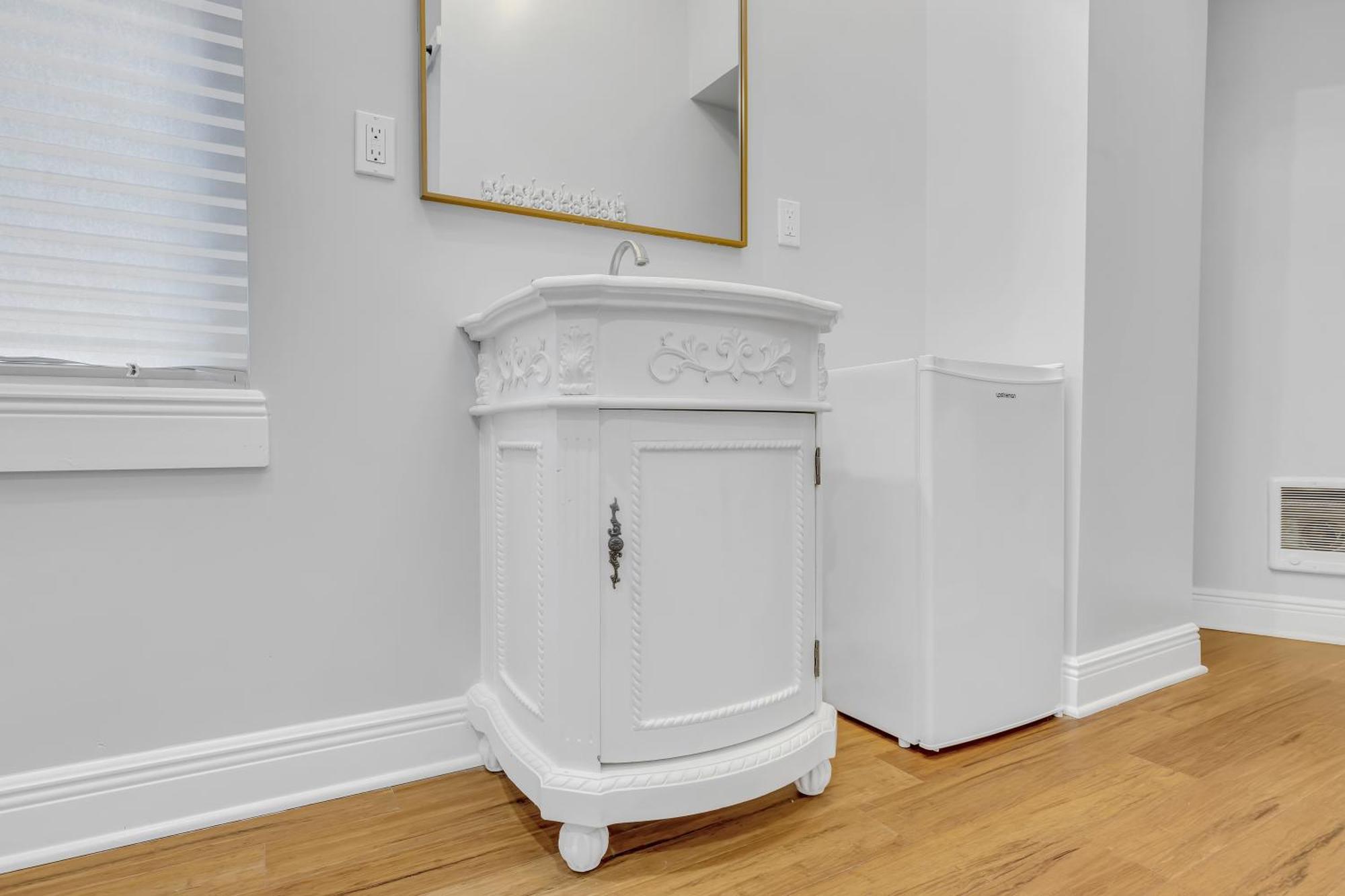 Brewerytown Balcony Beauty 1 Bedroom Escape