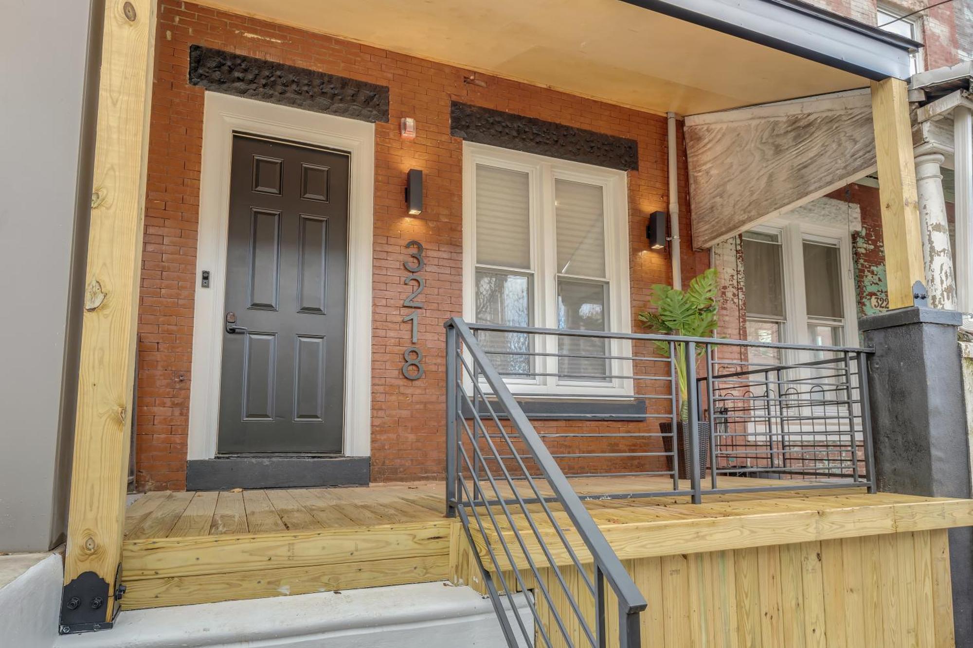 Brewerytown Balcony Beauty 1 Bedroom Escape * Philadelphia